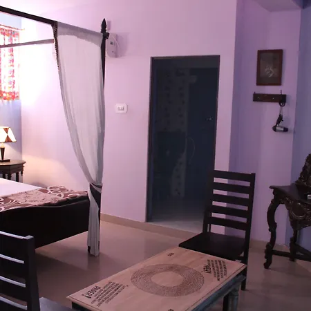 Kesar Heritage Guest House-3